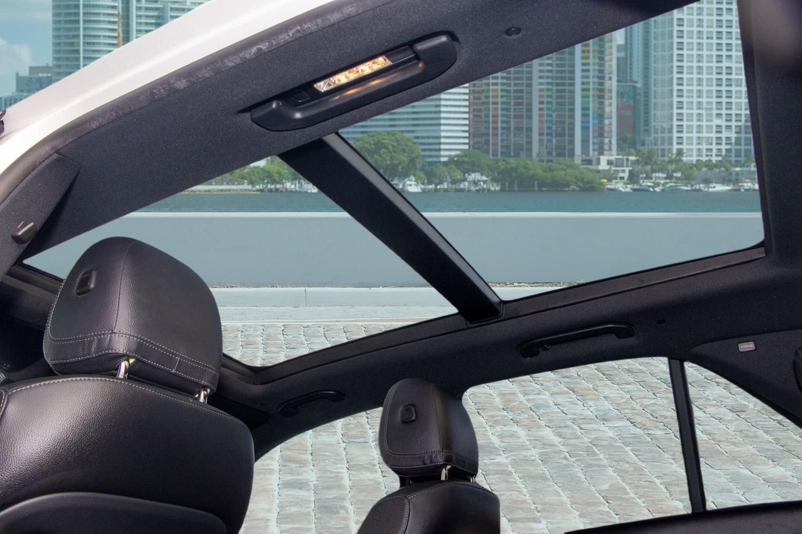 Used 2021 Mercedes-Benz GLE 350 w/ 3rd Row Seat Package image 27