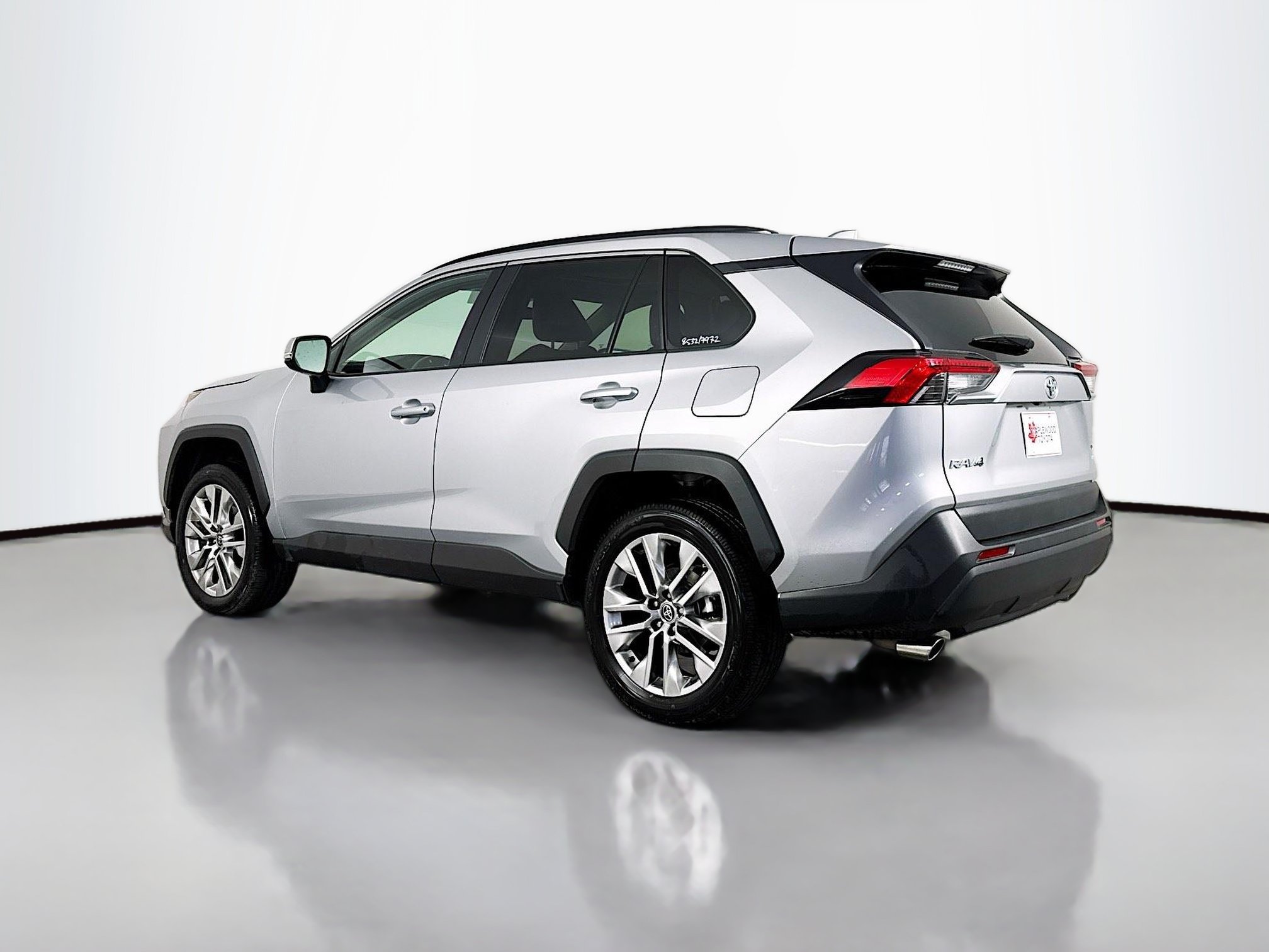 Certified 2025 Toyota RAV4 XLE Premium AWD/4WD image 5