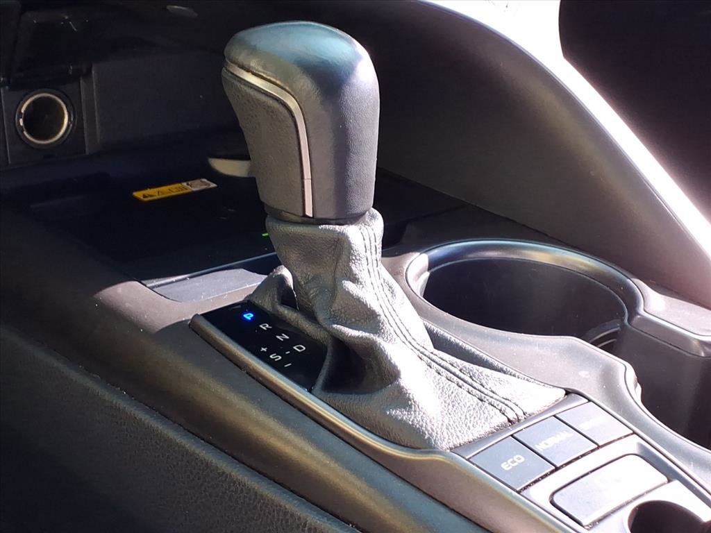 Used 2022 Toyota Camry XSE image 15