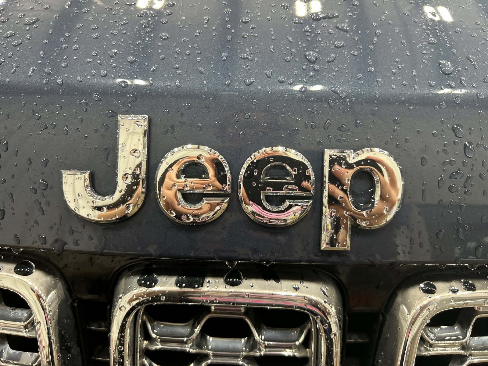 Used 2021 Jeep Grand Cherokee Overland AWD/4WD image 25