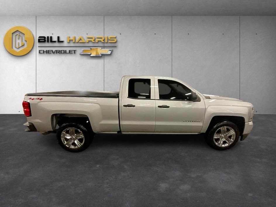 Used 2018 Chevrolet Silverado 1500 Custom w/ Custom Value Package image 10