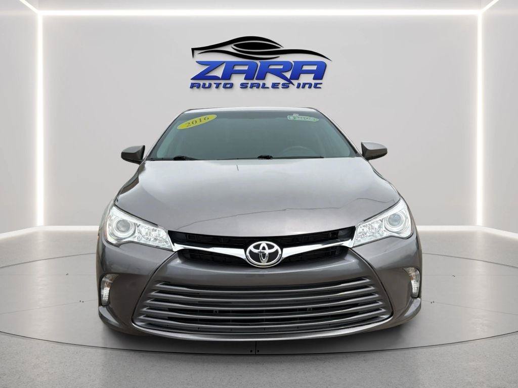 Used 2016 Toyota Camry LE FWD image 2