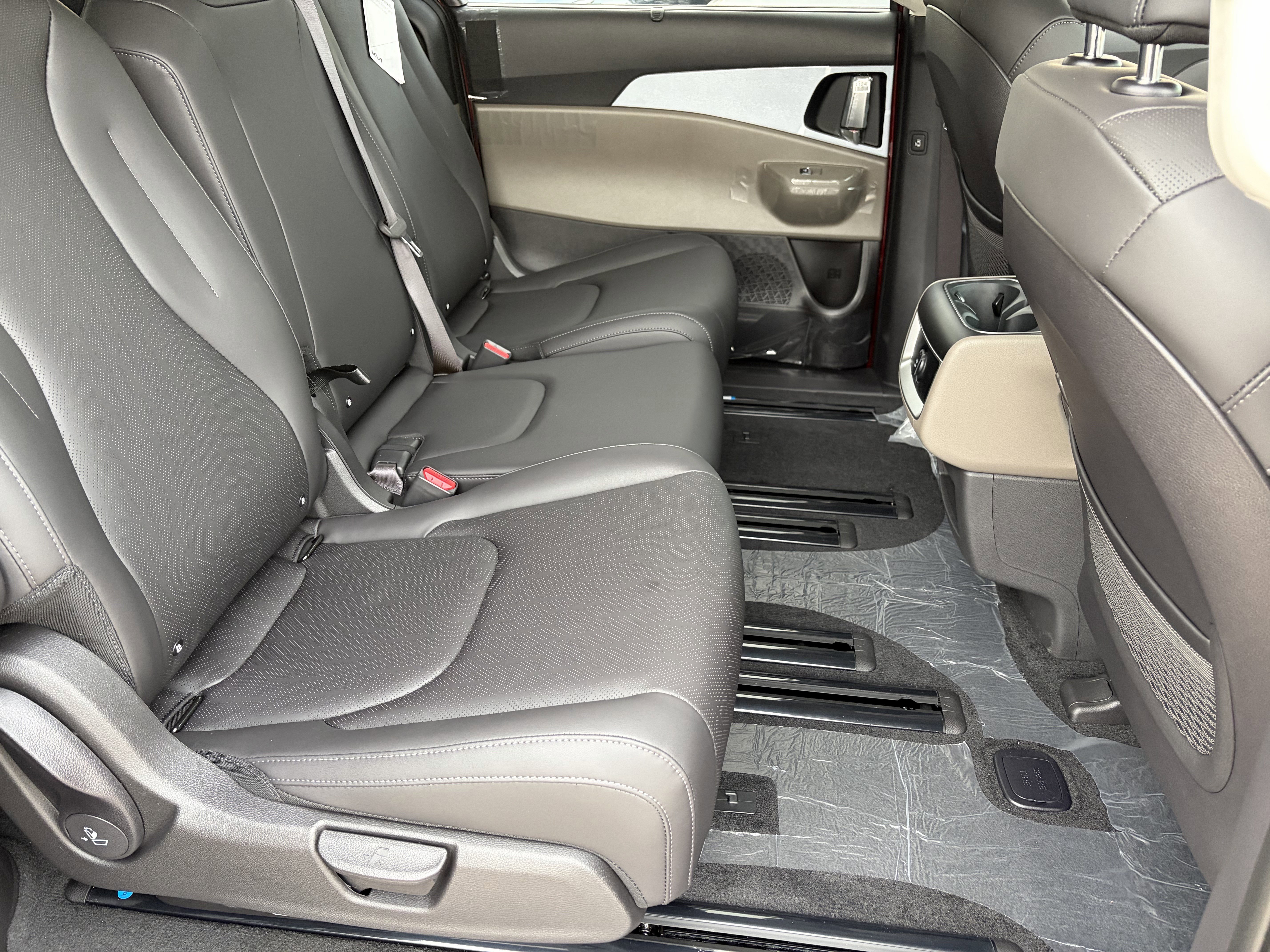 New 2026 Kia Carnival EX image 11