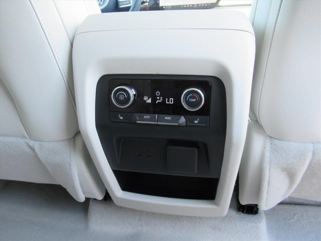 New 2026 Buick Enclave Avenir w/ Super Cruise Package FWD image 33