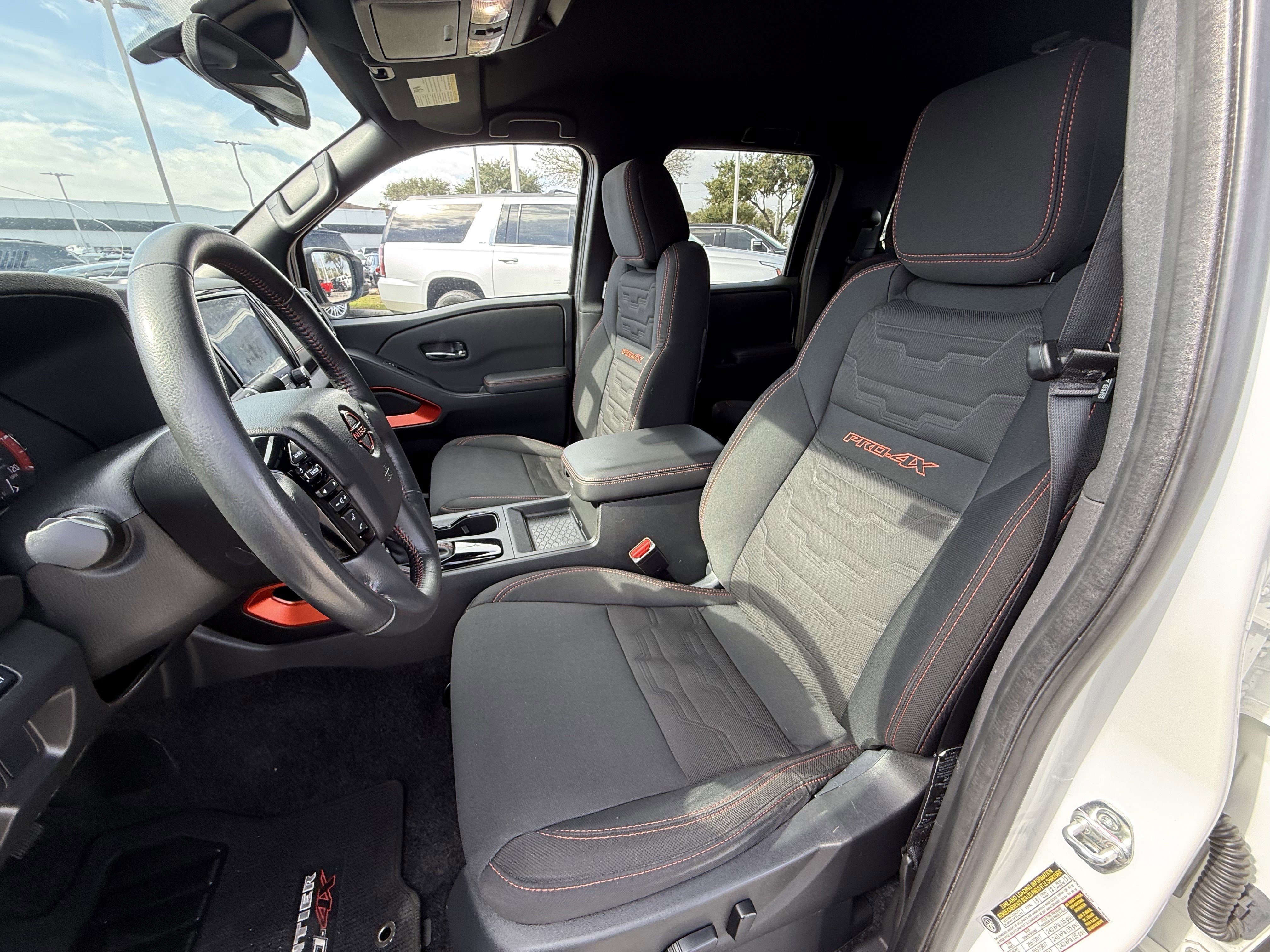 Used 2024 Nissan Frontier PRO-4X image 27