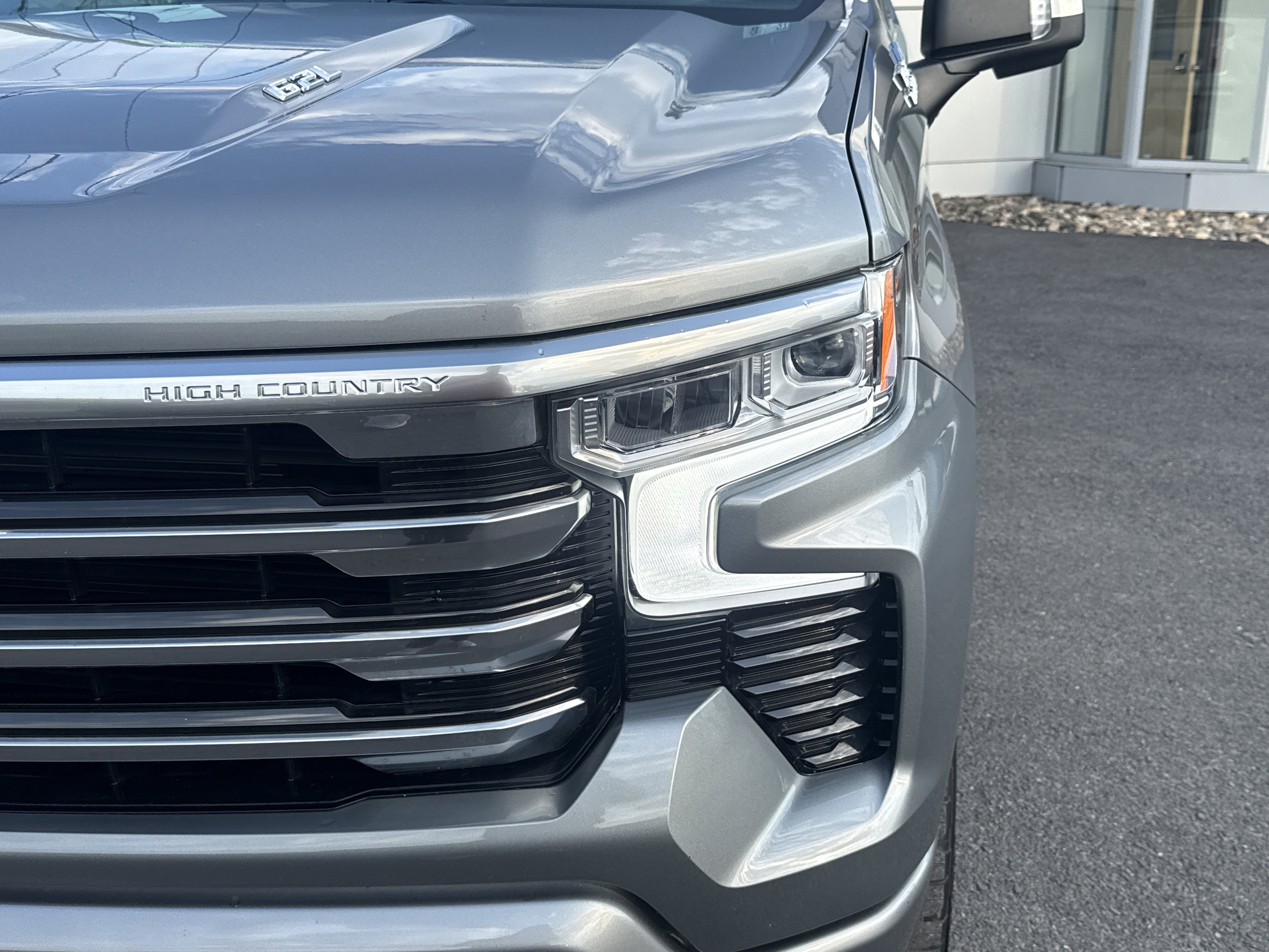 Used 2023 Chevrolet Silverado 1500 High Country w/ High Country Premium Package AWD/4WD image 9