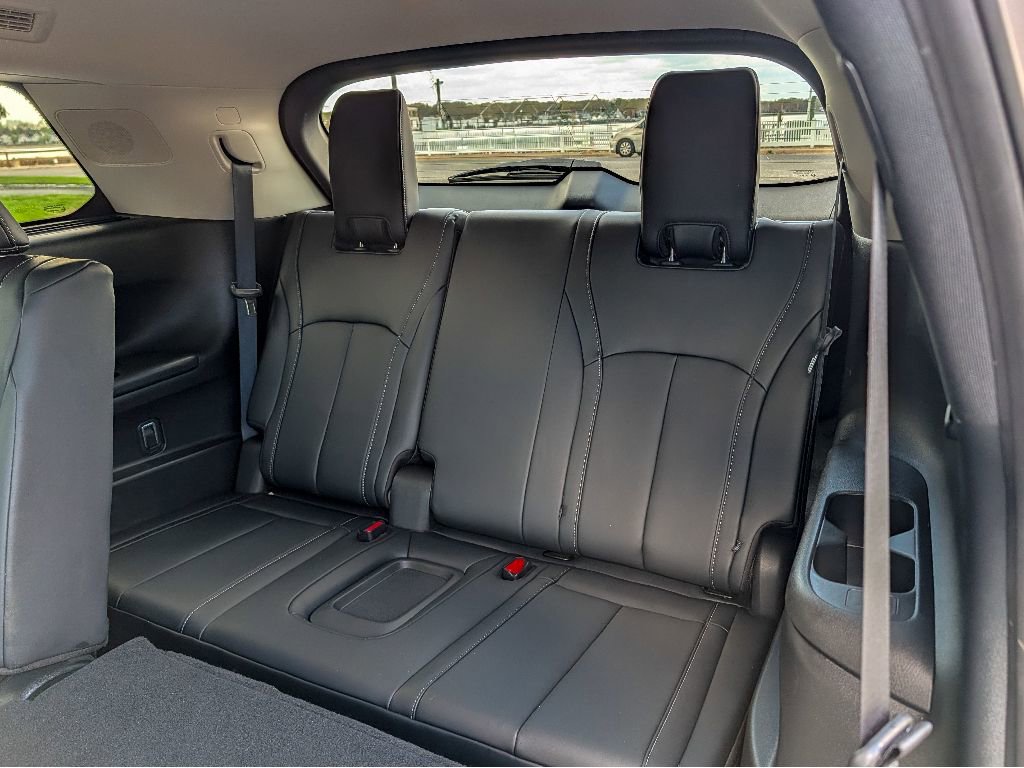 Used 2023 INFINITI QX60 Luxe AWD/4WD image 12