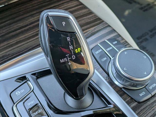 Used 2023 BMW 530i xDrive w/ Convenience Package image 12