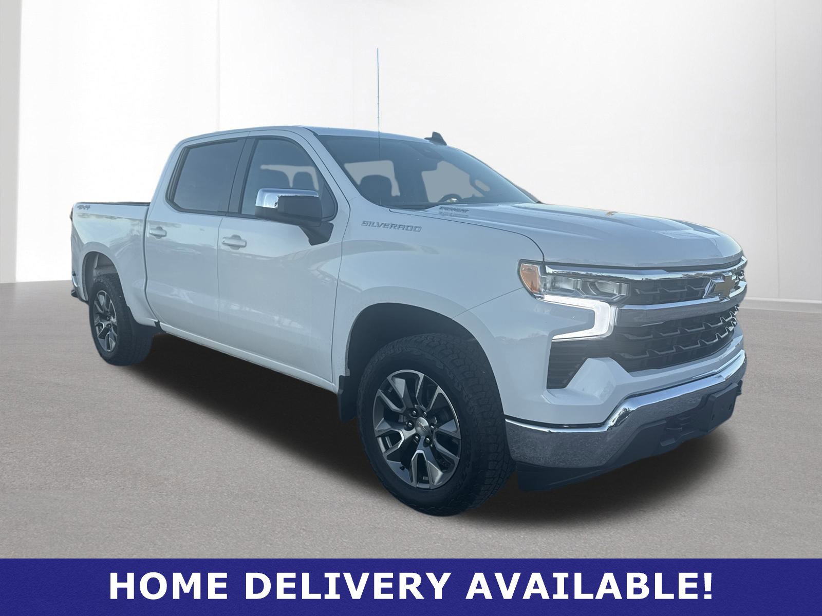 Used 2025 Chevrolet Silverado 1500 LT AWD/4WD image 1