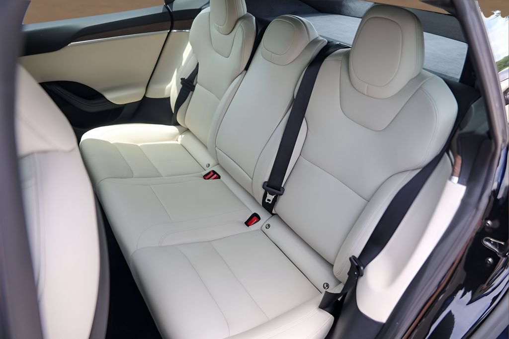 Used 2022 Tesla Model S AWD/4WD image 17