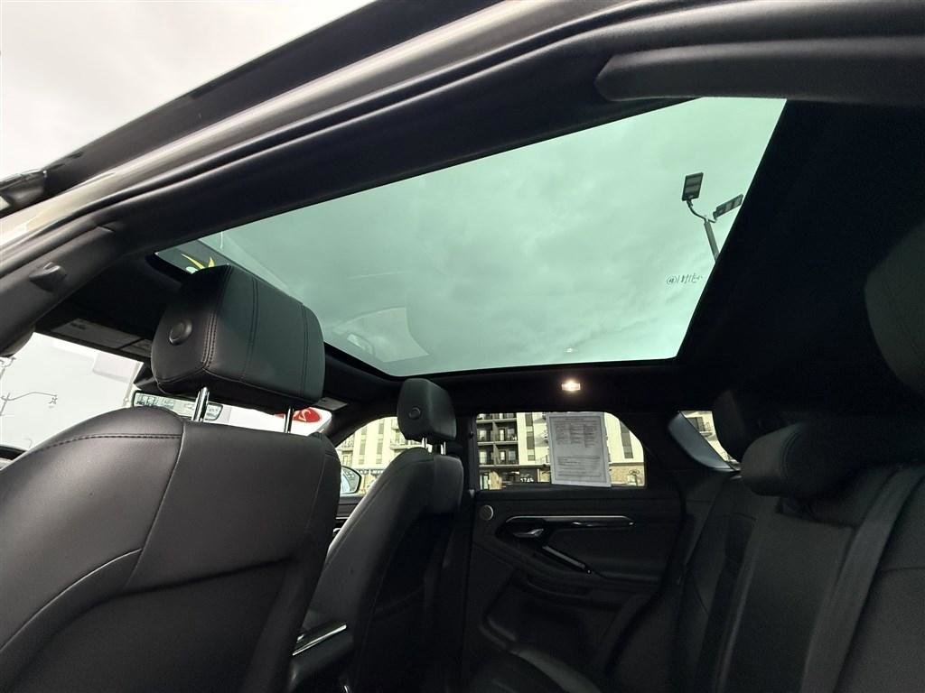 Used 2020 Land Rover Range Rover Evoque R-Dynamic SE image 30