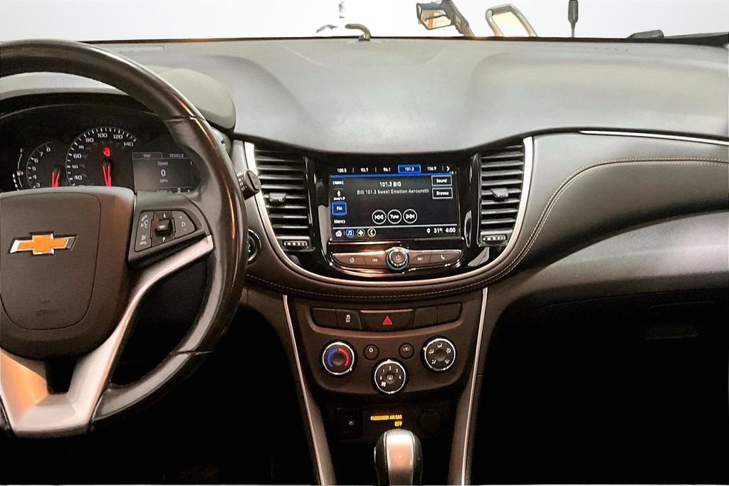 Used 2019 Chevrolet Trax LT w/ LT Convenience Package image 9