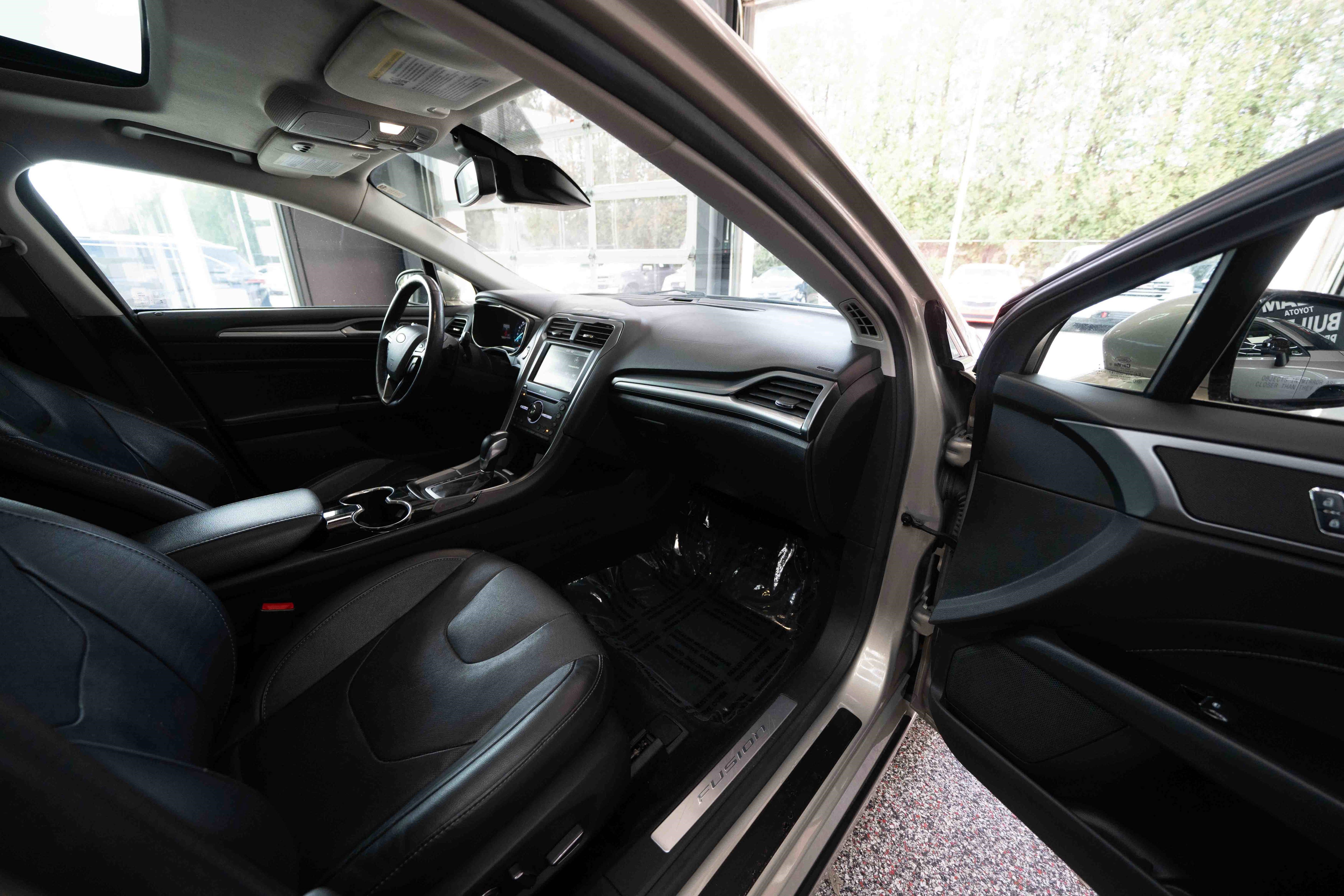 Used 2016 Ford Fusion Titanium image 25