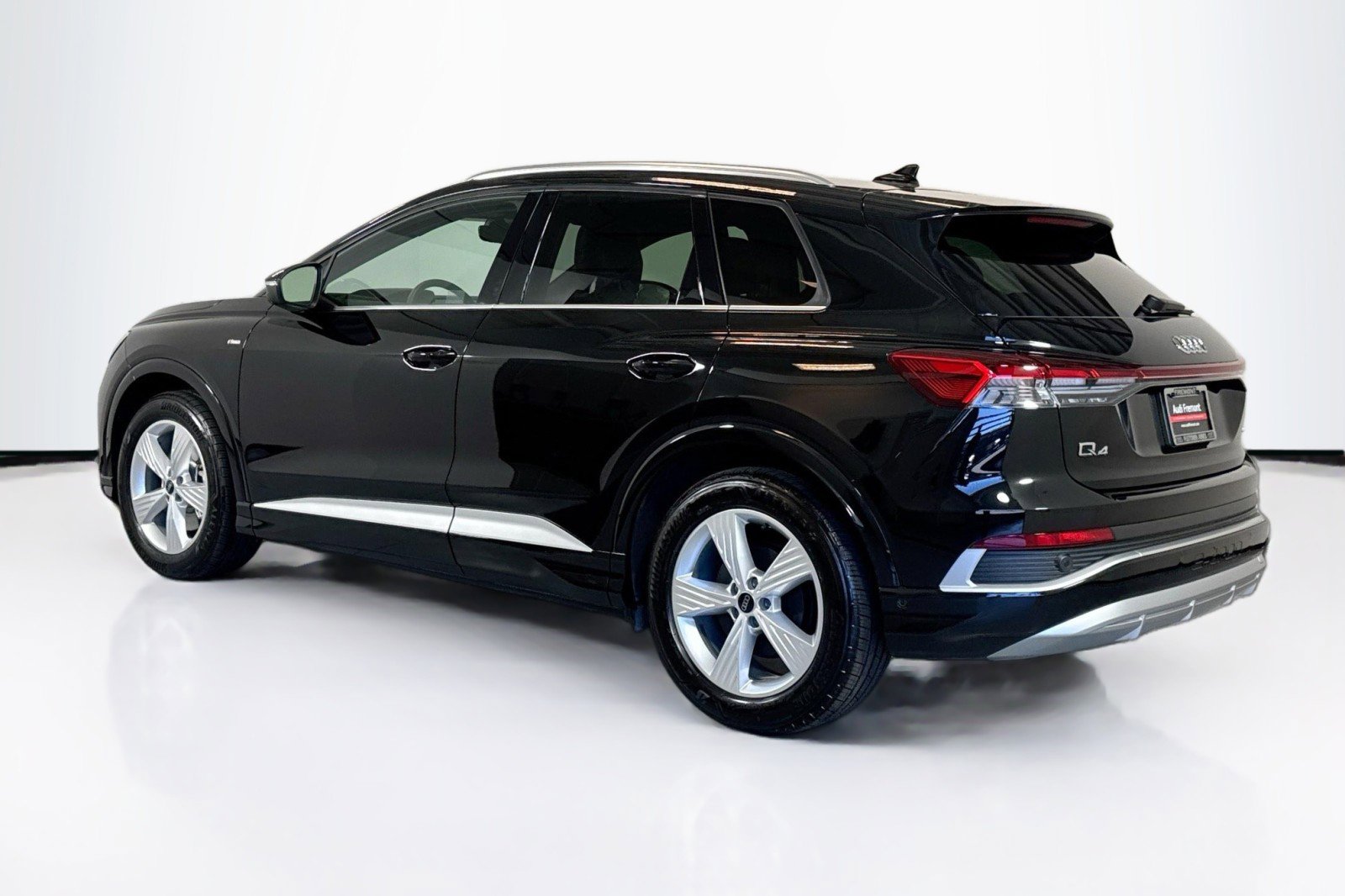 Used 2026 Audi Q4 e-tron Premium Plus w/ Premium Plus AWD/4WD image 7