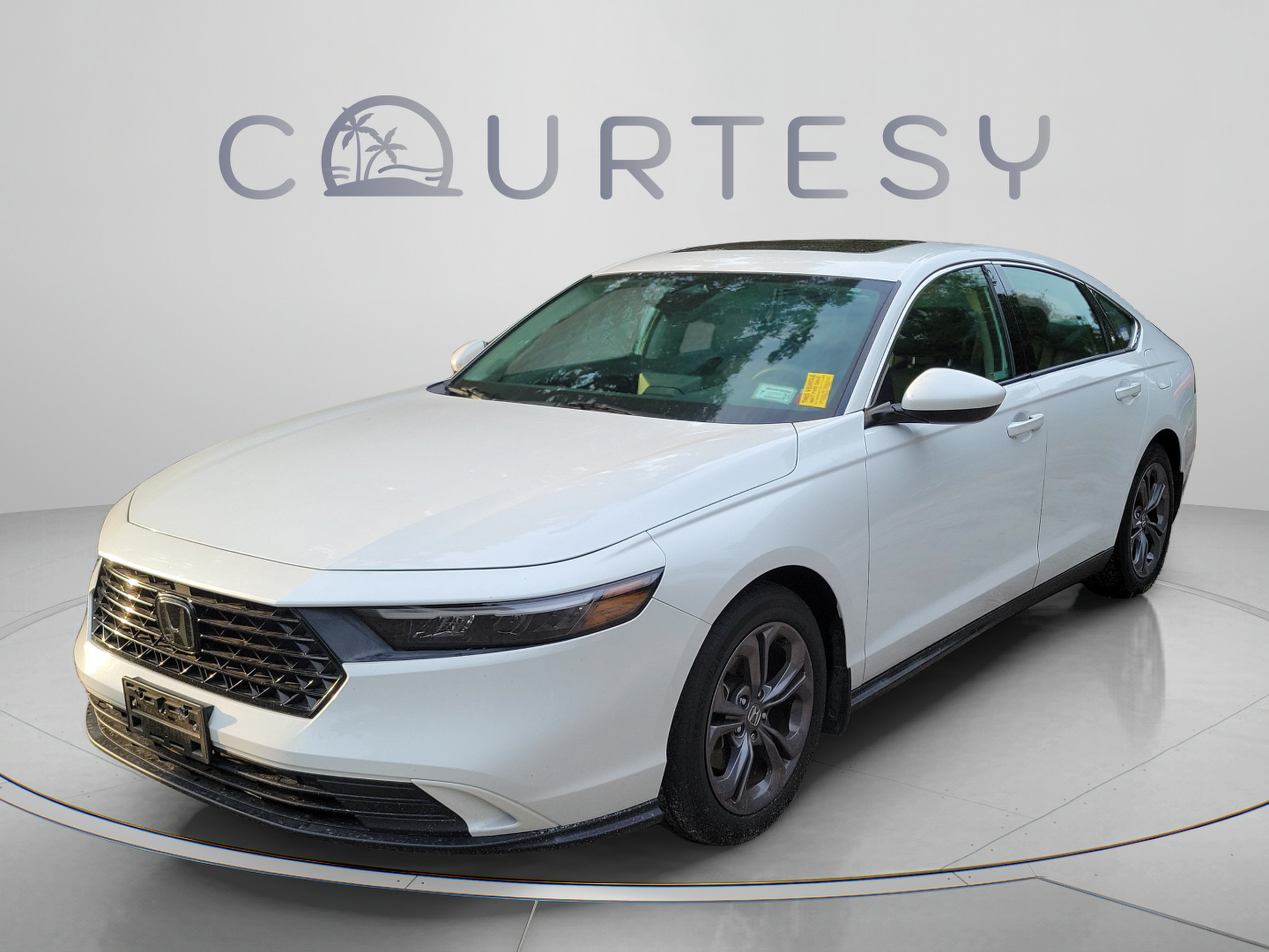 Used 2023 Honda Accord EX image 6