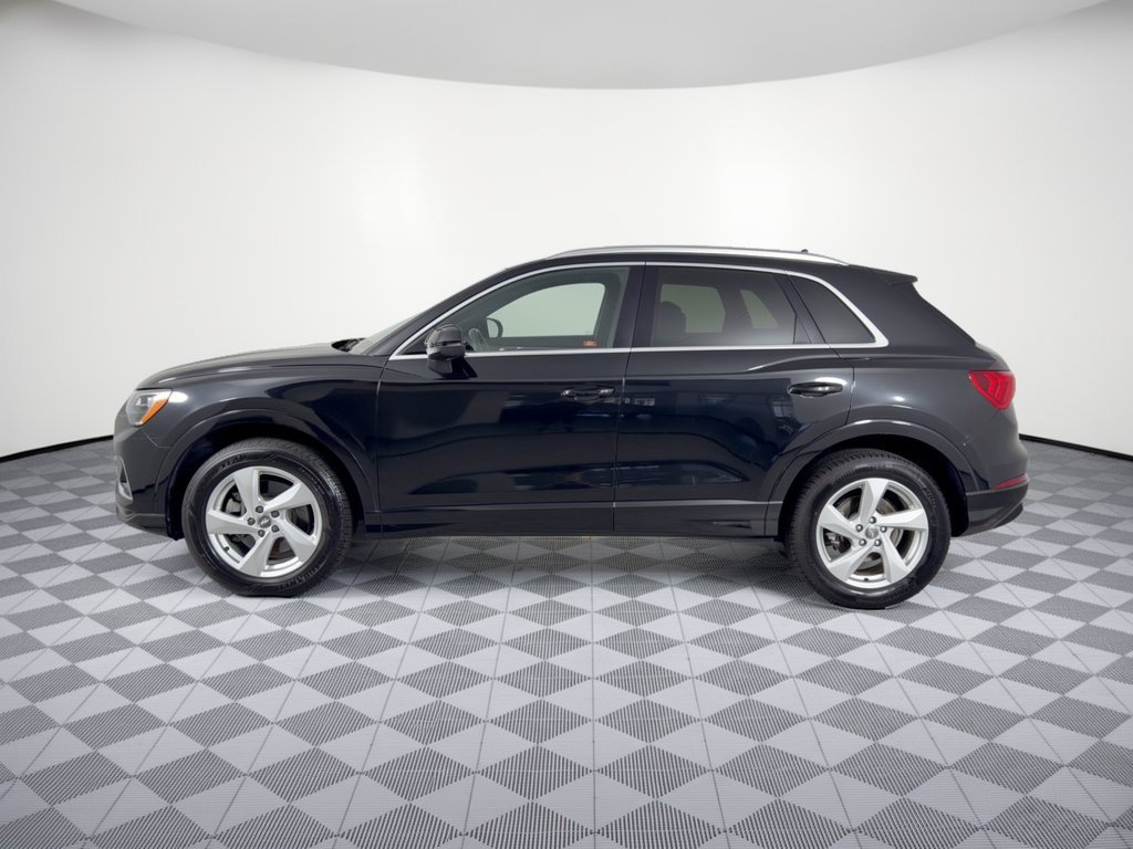 Used 2020 Audi Q3 2.0T Premium w/ Convenience Package AWD/4WD image 2