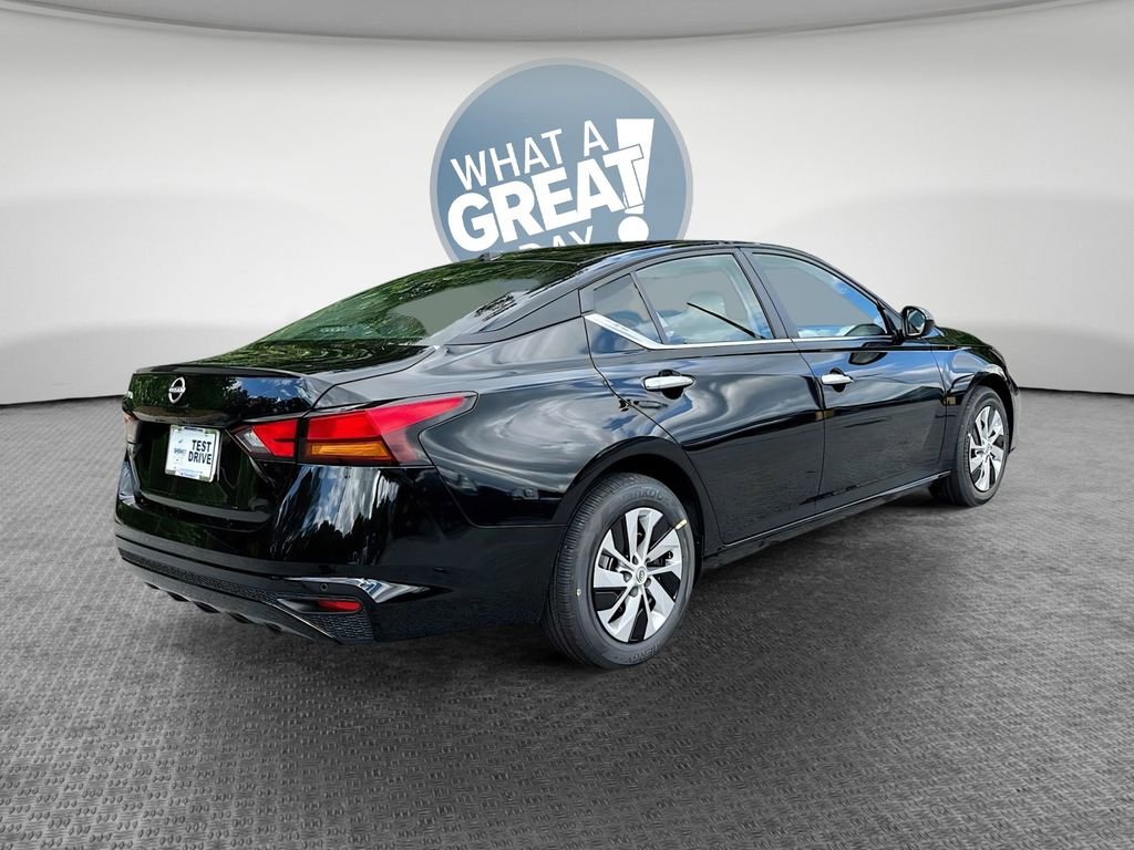 Used 2025 Nissan Altima 2.5 S image 8