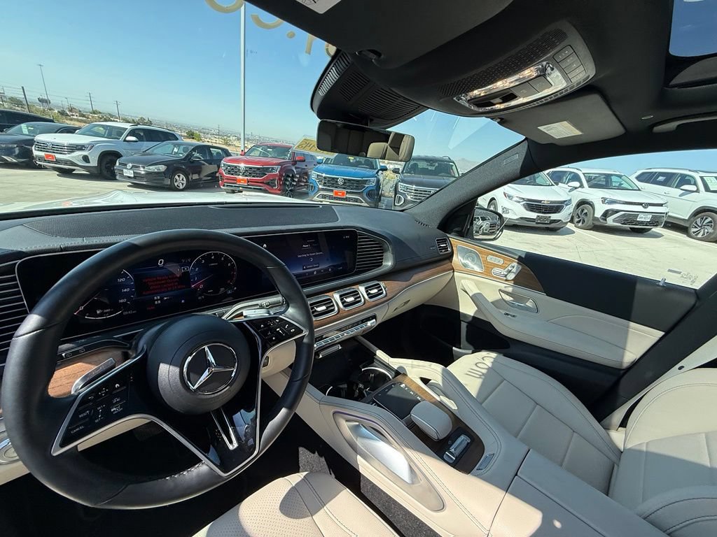 Used 2025 Mercedes-Benz GLS 450 4MATIC image 12