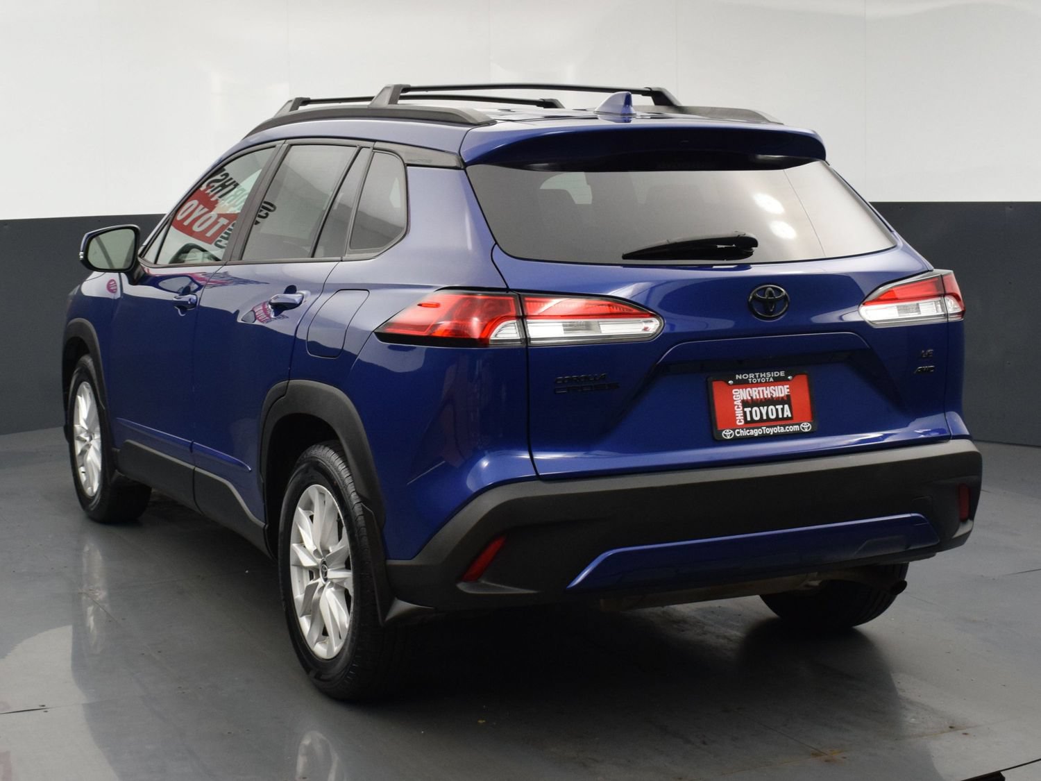 Used 2022 Toyota Corolla Cross LE w/ Moonroof Package AWD/4WD image 3