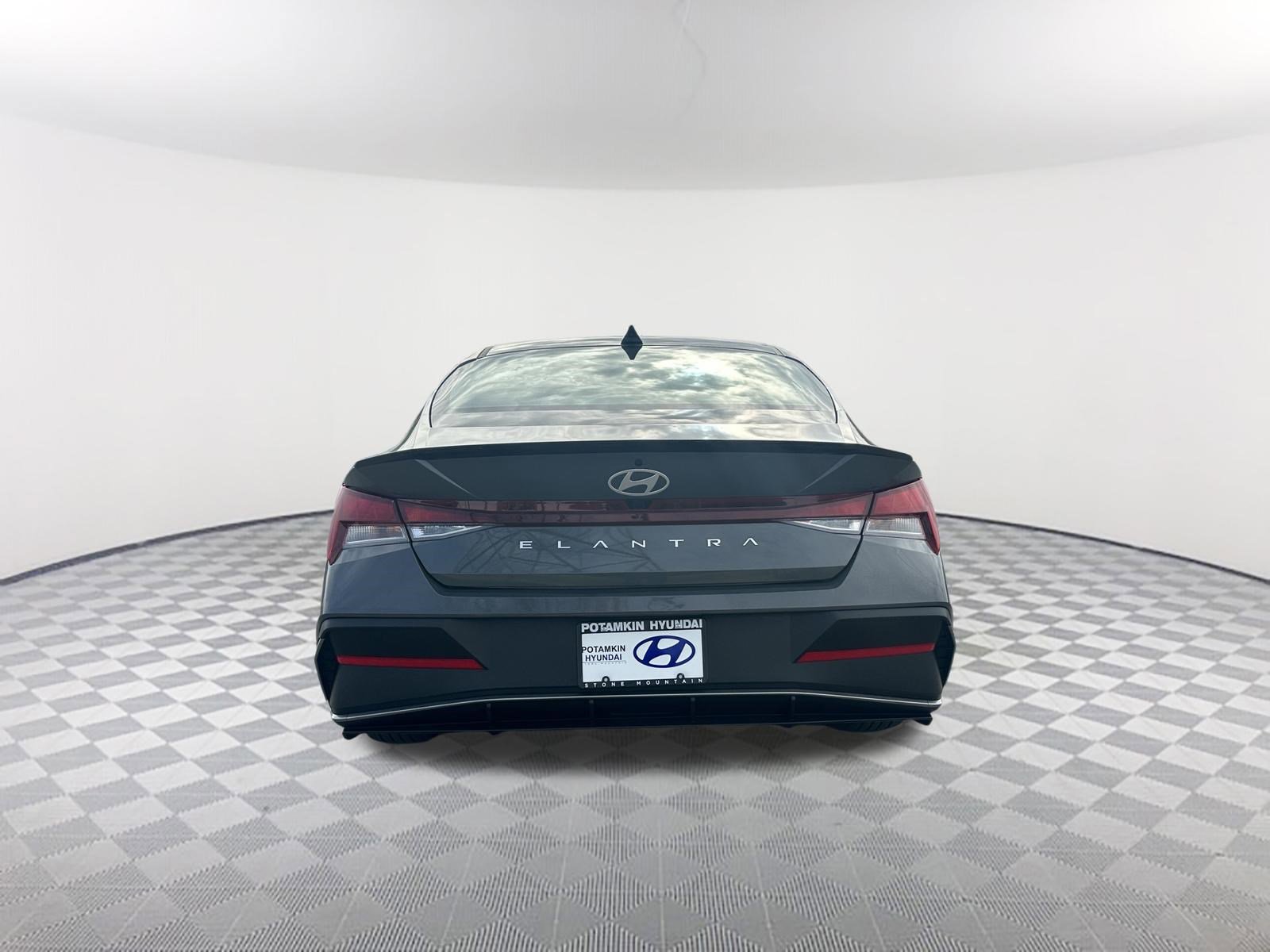 Used 2025 Hyundai Elantra Sport FWD image 8