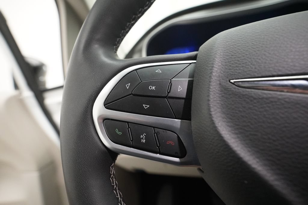 Used 2024 Chrysler Pacifica Touring-L FWD image 19