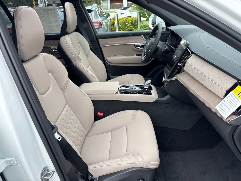 New 2026 Volvo XC90 B6 Plus w/ Protection Package Premier image 13