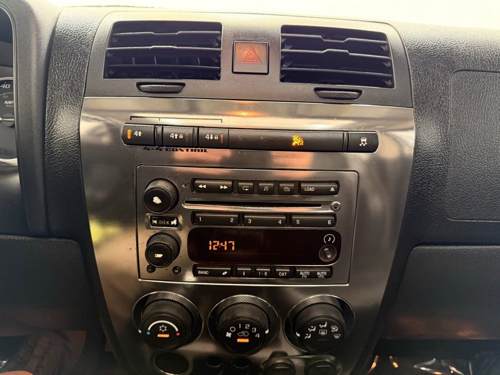 Used 2009 HUMMER H3T image 32