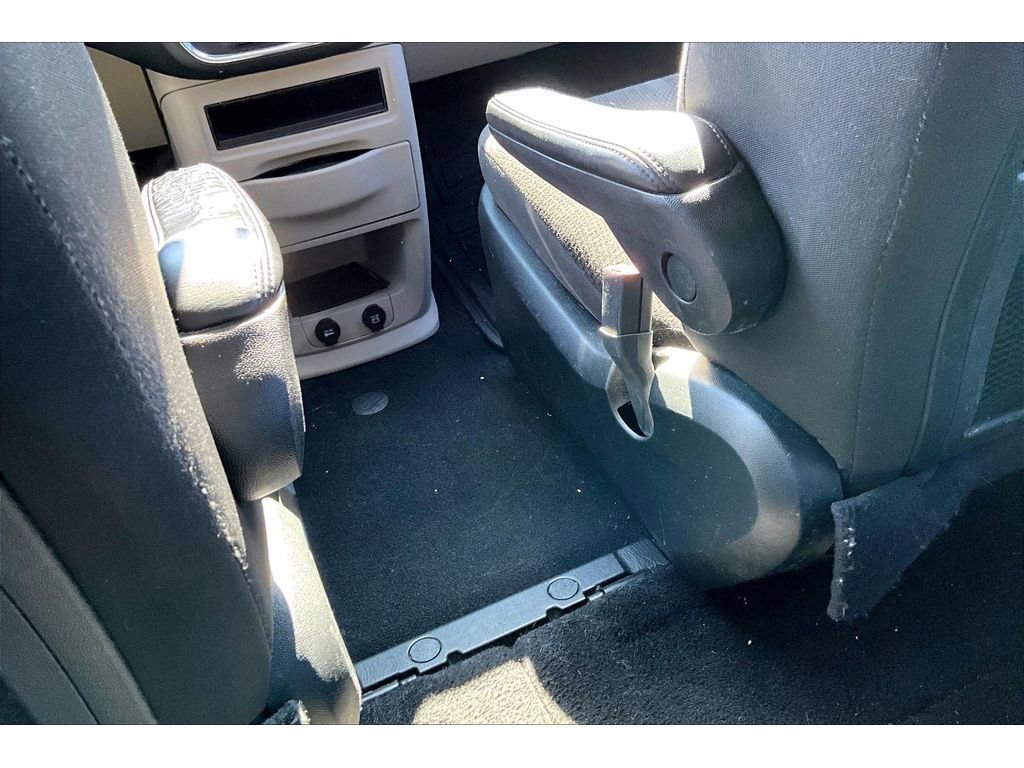 Used 2018 Dodge Grand Caravan w/ UConnect Hands-Free Group image 29