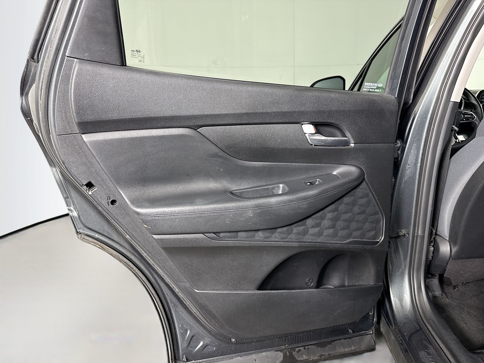 Used 2020 Hyundai Santa Fe SE FWD image 25