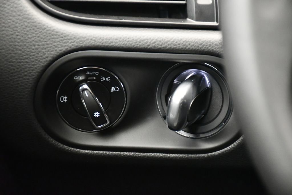 Used 2025 Porsche Macan Turbo image 24