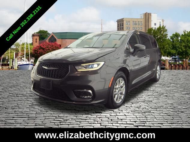 Used 2023 Chrysler Pacifica Touring-L image 1