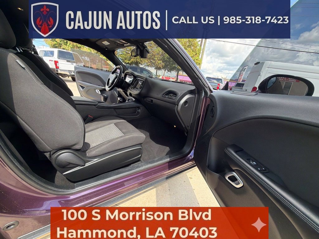 Used 2020 Dodge Challenger SXT RWD image 33