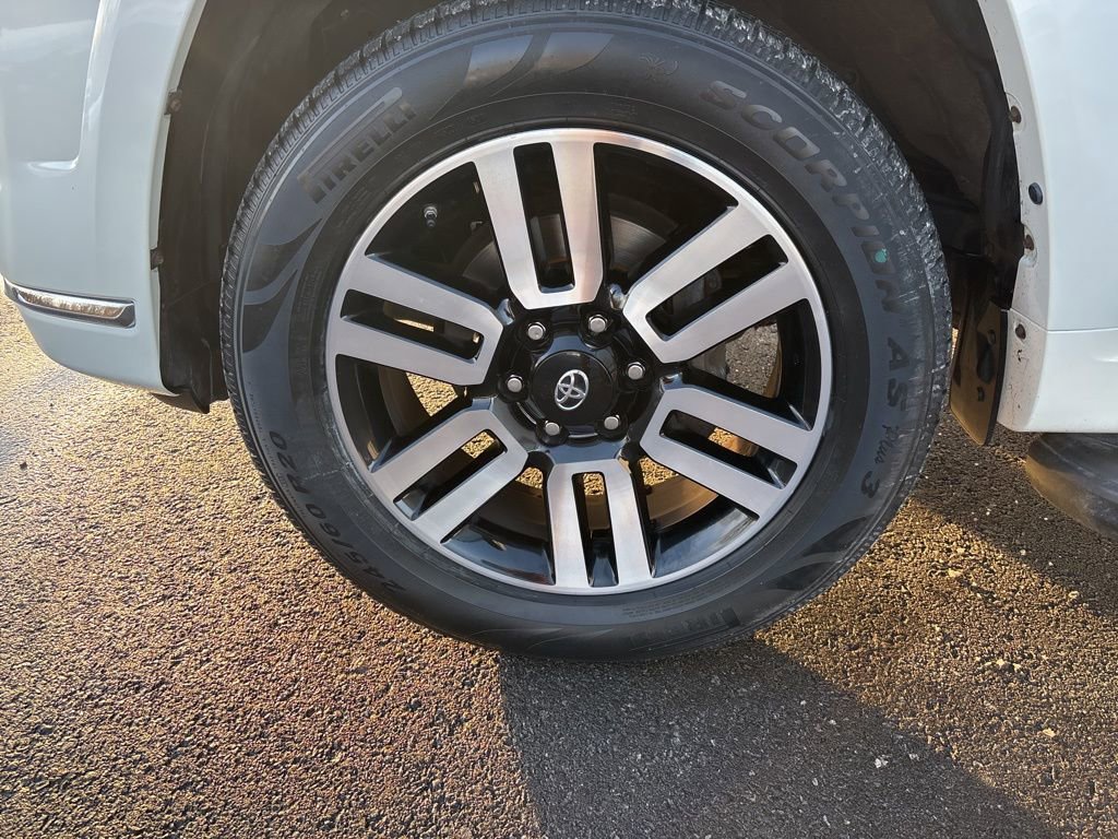 Used 2021 Toyota 4Runner Limited image 26