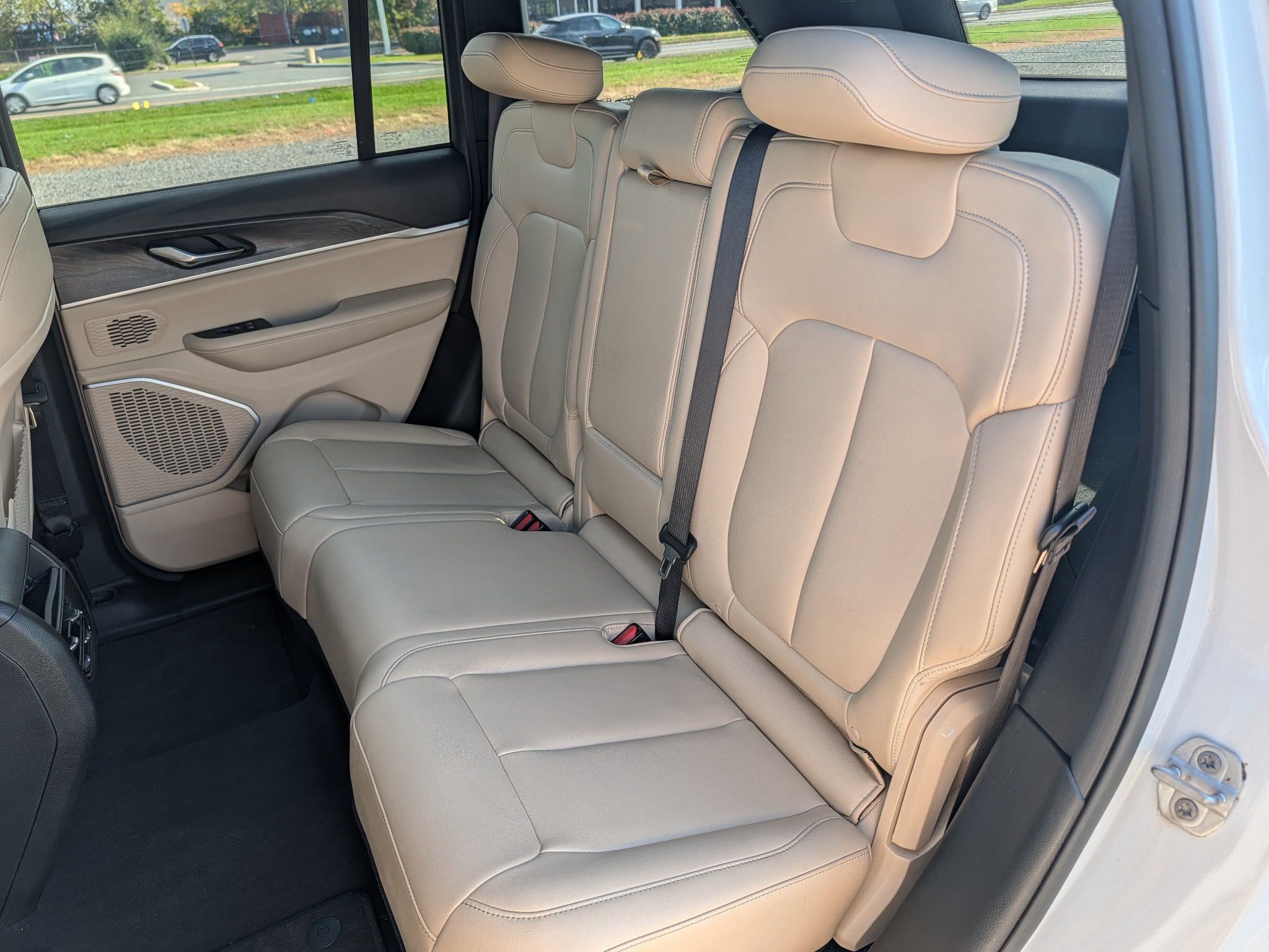 Used 2024 Jeep Grand Cherokee Limited 4xe AWD/4WD image 18