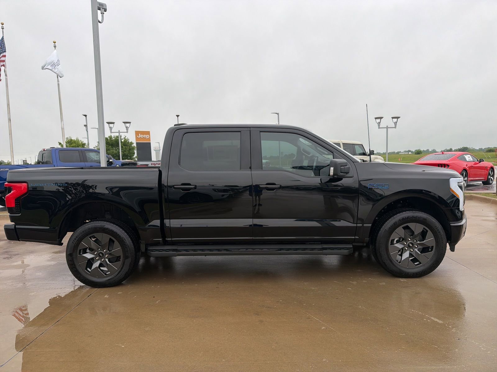 New 2025 Ford F150 Lightning Flash AWD/4WD image 7