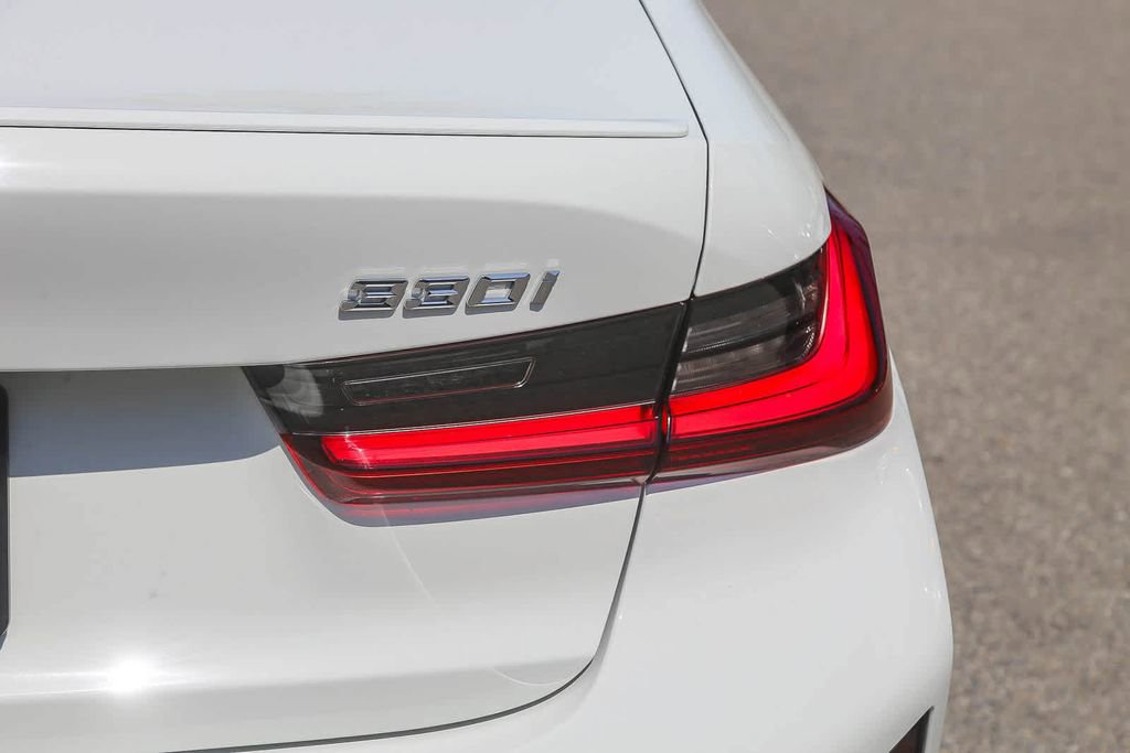 Certified 2023 BMW 330i Sedan w/ M Sport Package image 7