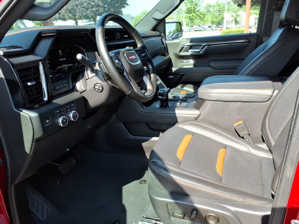 Used 2025 GMC Sierra 1500 AT4 w/ AT4 Premium Package AWD/4WD image 11