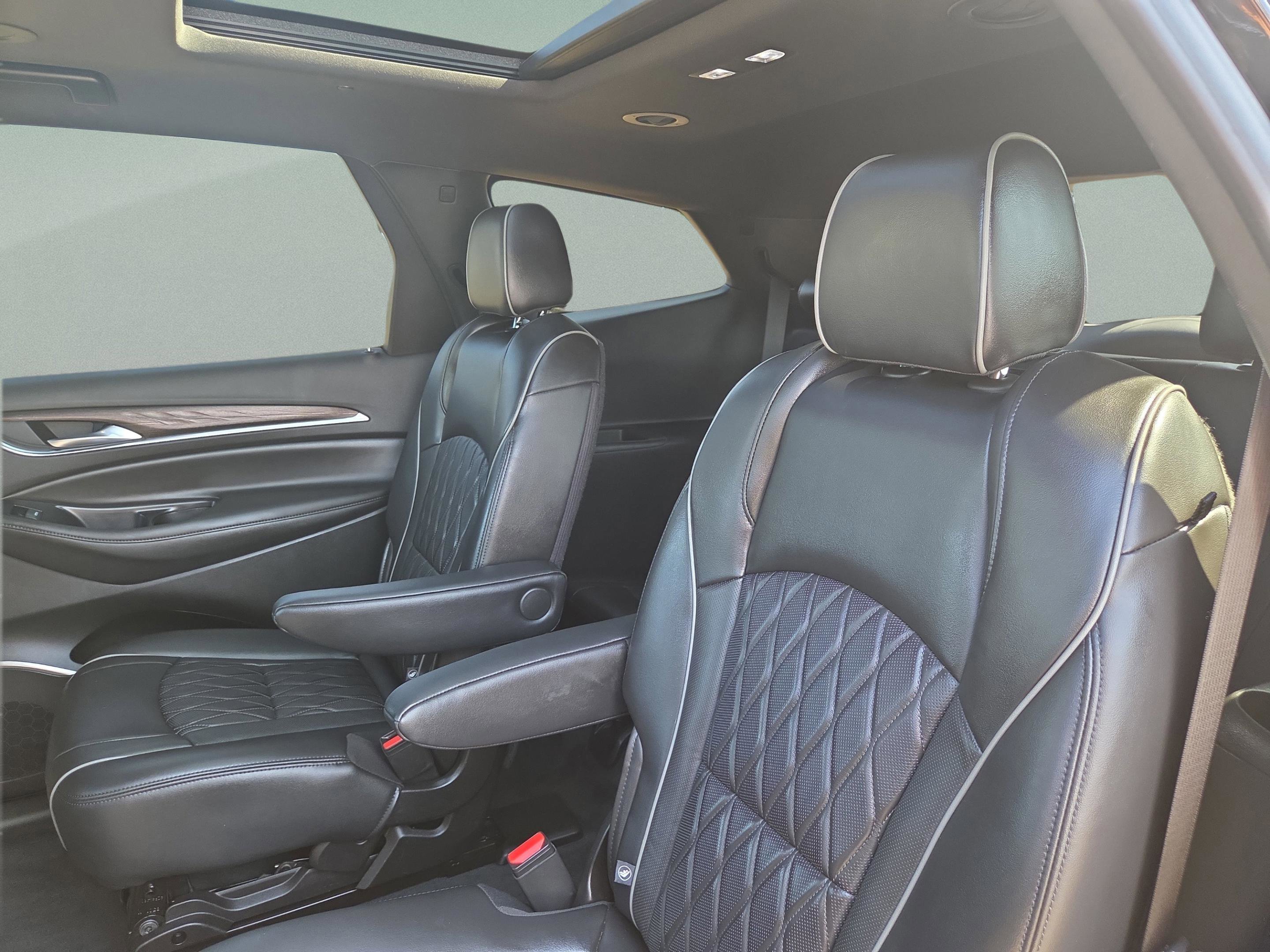 Used 2022 Buick Enclave Avenir w/ Avenir Technology Package image 28