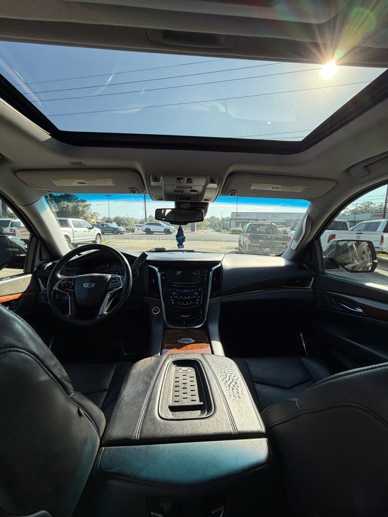 Used 2016 Cadillac Escalade ESV Luxury image 17