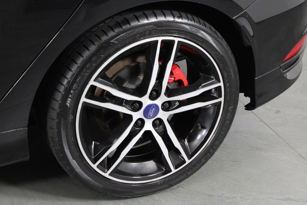 Used 2015 Ford Focus ST image 12