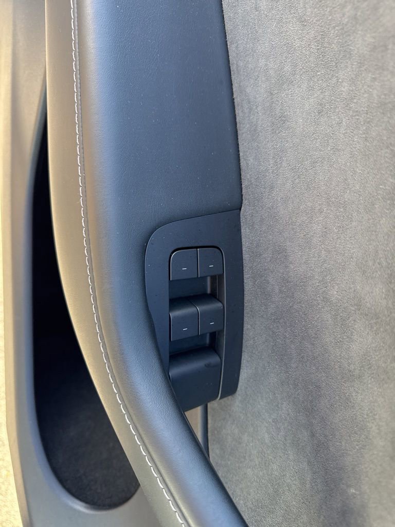 Used 2022 Tesla Model Y Performance image 26