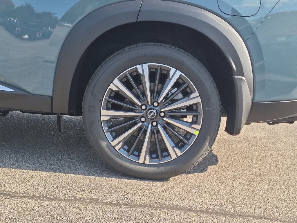 New 2026 Nissan Pathfinder Platinum AWD/4WD image 12