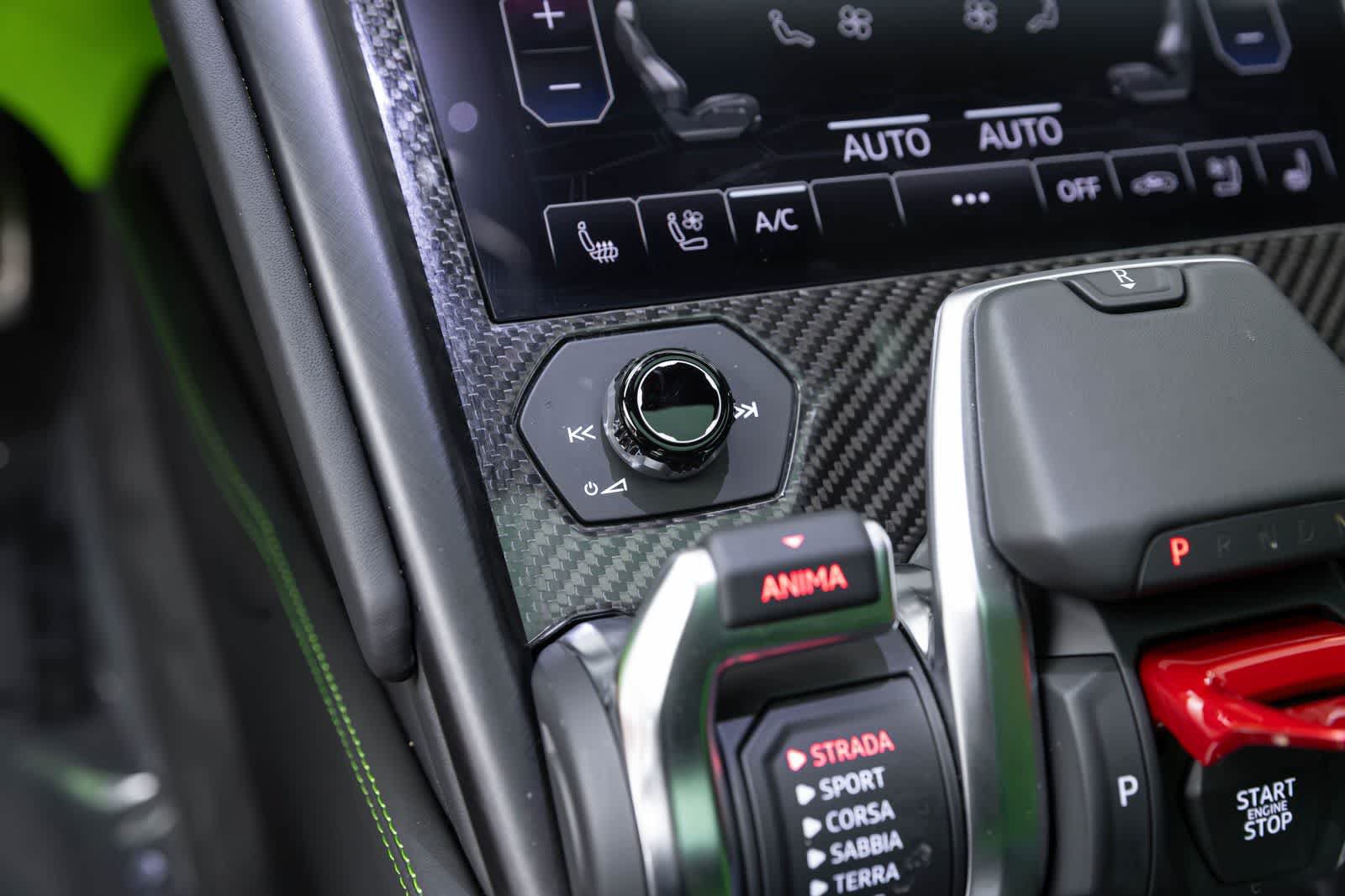 Used 2022 Lamborghini Urus AWD/4WD image 37