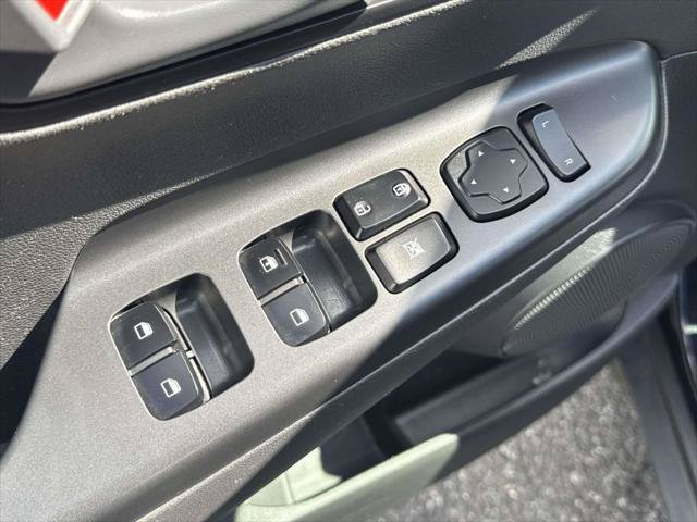 Used 2019 Hyundai Kona SE FWD image 16