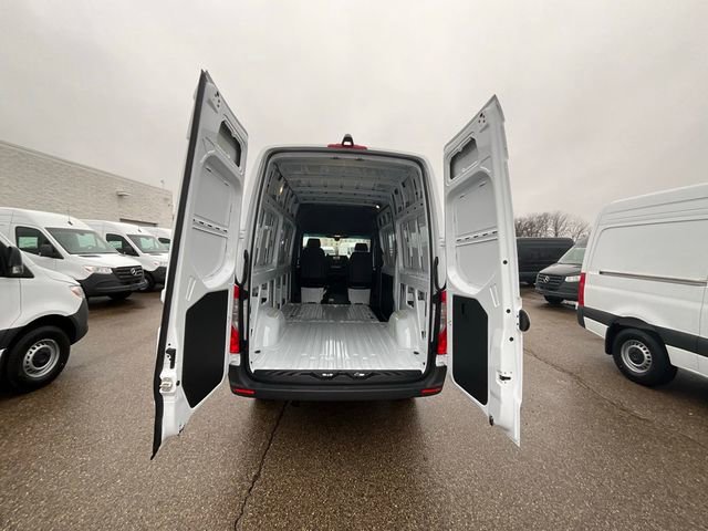 New 2024 Mercedes-Benz Sprinter 2500 w/ Acoustic Package image 9