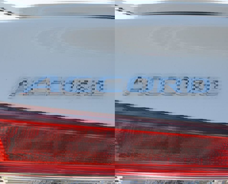 Used 2019 Honda Accord Touring image 18