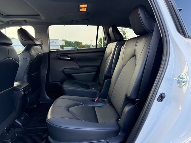 Certified 2026 Toyota Highlander XLE AWD/4WD image 15