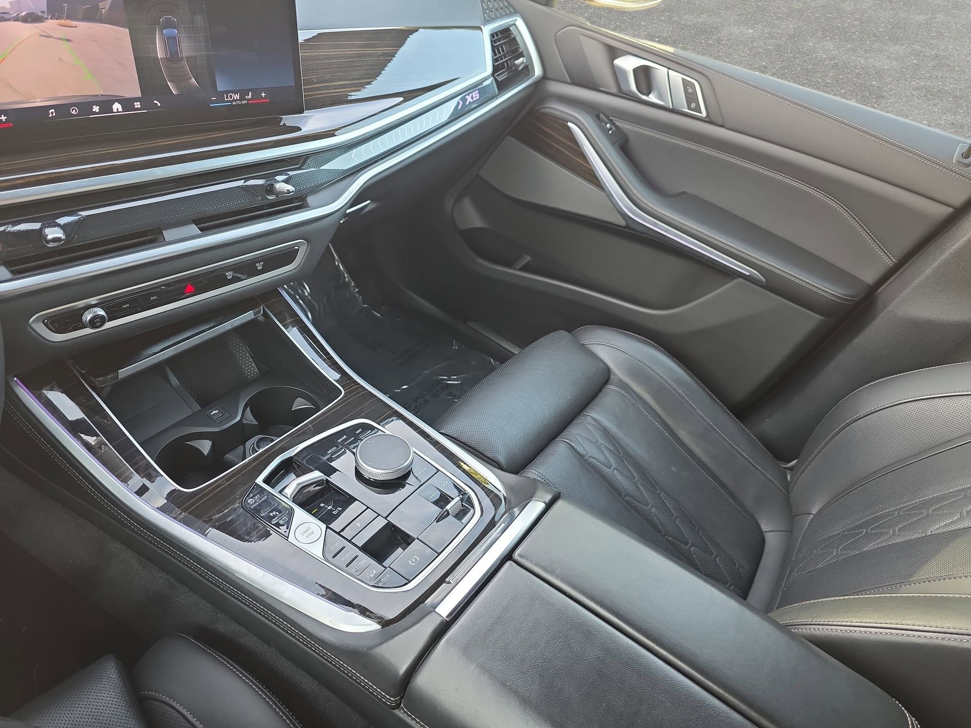 Used 2025 BMW X5 xDrive50e image 25