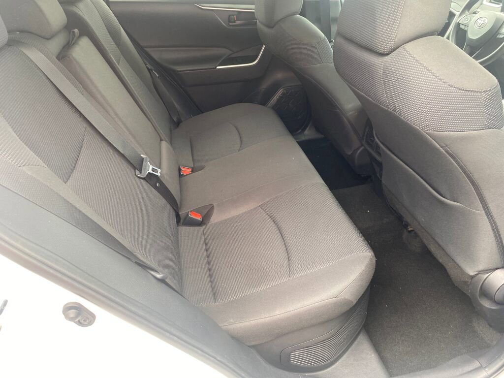 Used 2020 Toyota RAV4 LE w/ Carpet Mat Package image 22