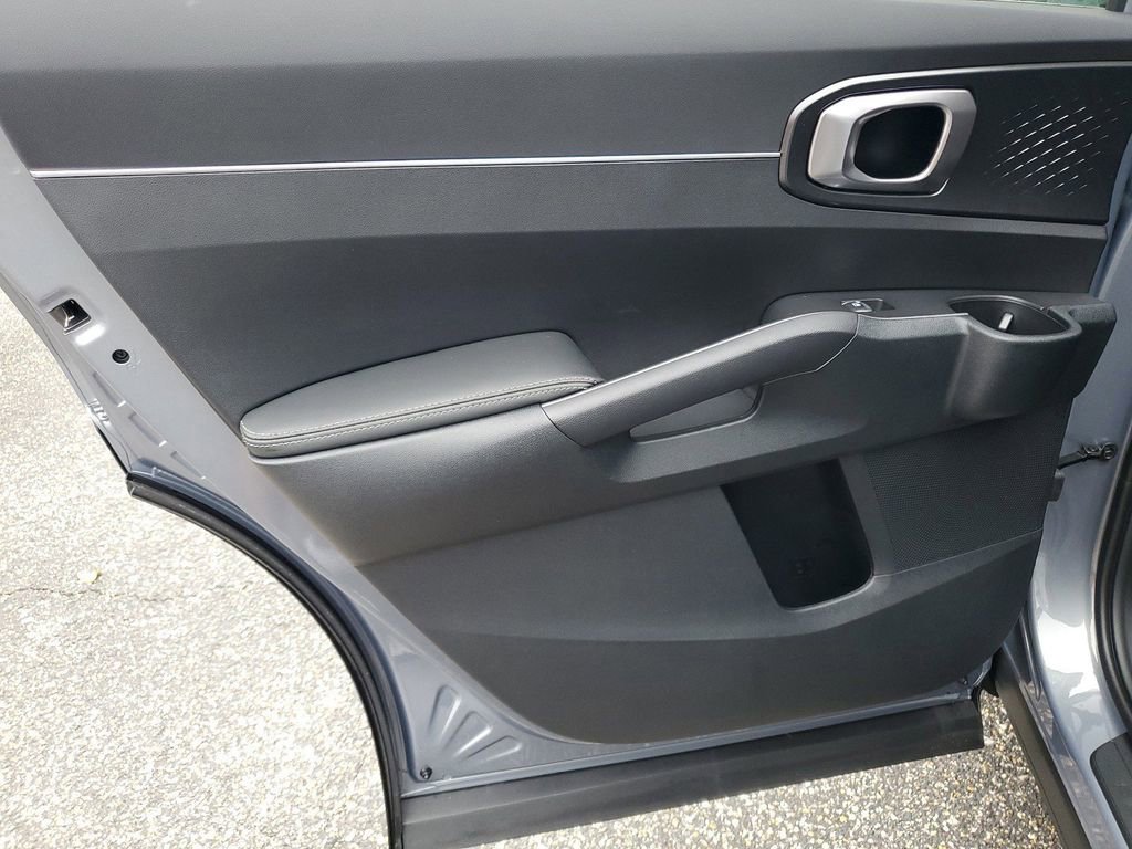 Used 2025 Kia Sorento S w/ Panoramic Sunroof Package FWD image 24